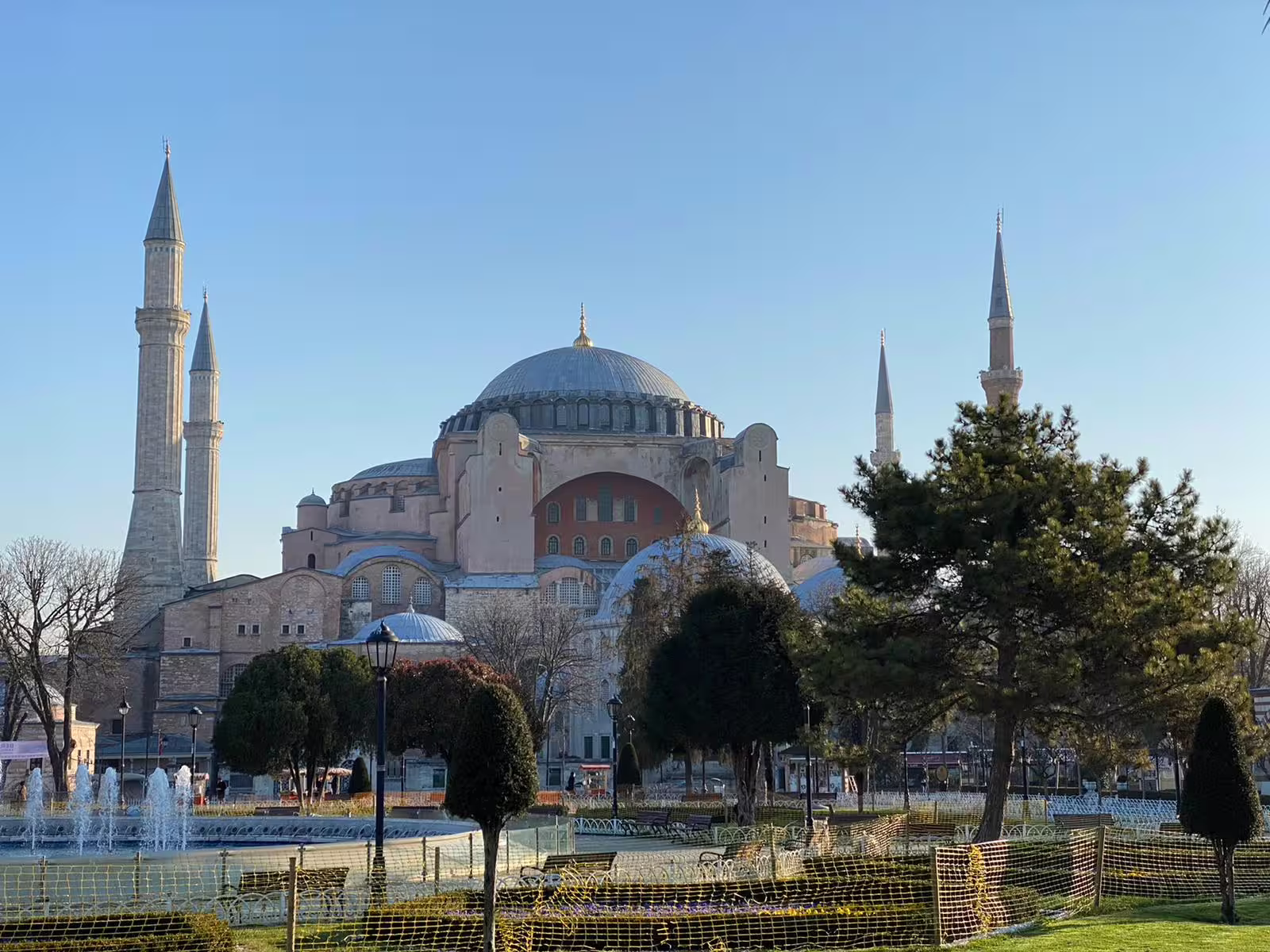 Hagia Sophia in Istanbul at sunrise, highlight of 5-day Istanbul and Ephesus guided tour with flights