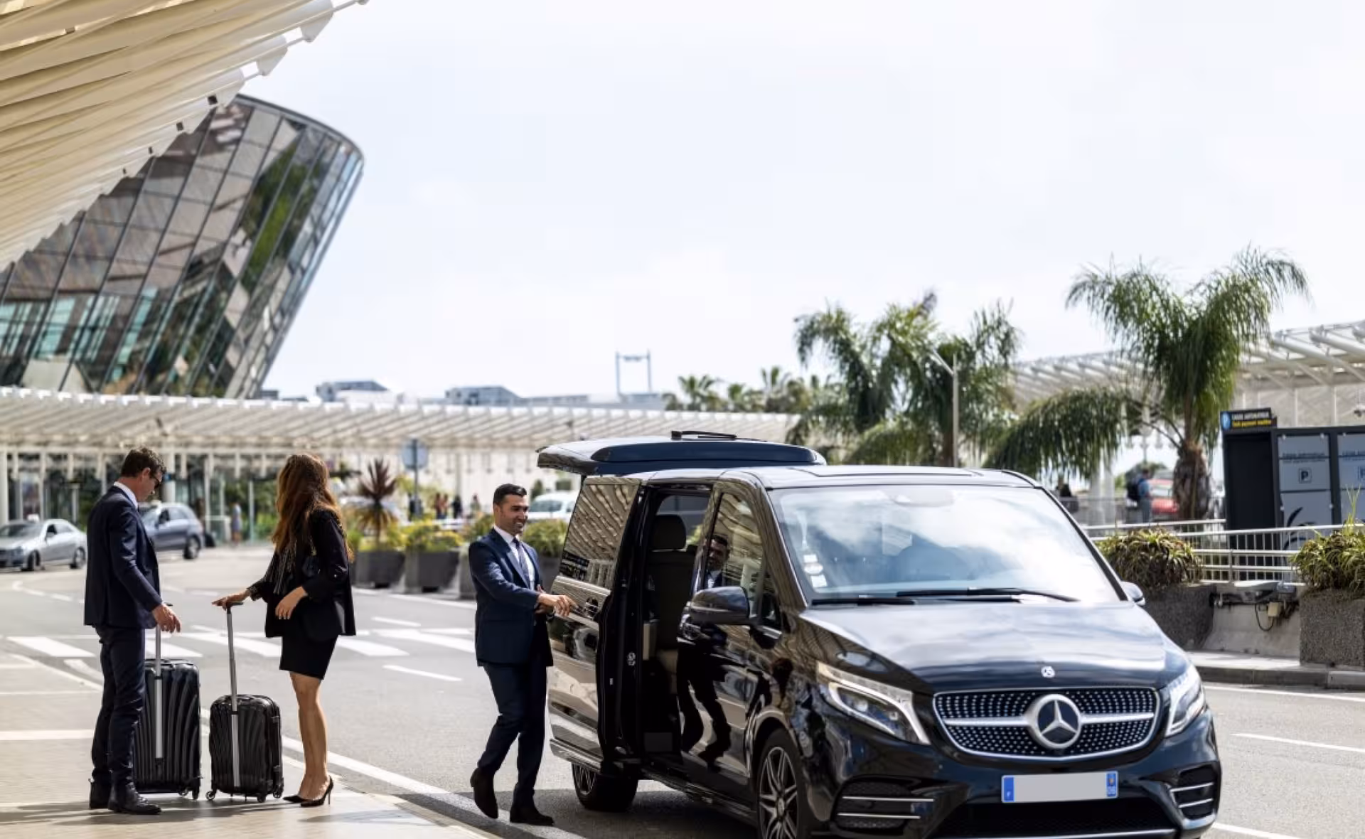 Luxury airport minivan service from Heraklion to Sfakia and Frangokastello in southwest Chania, Crete
