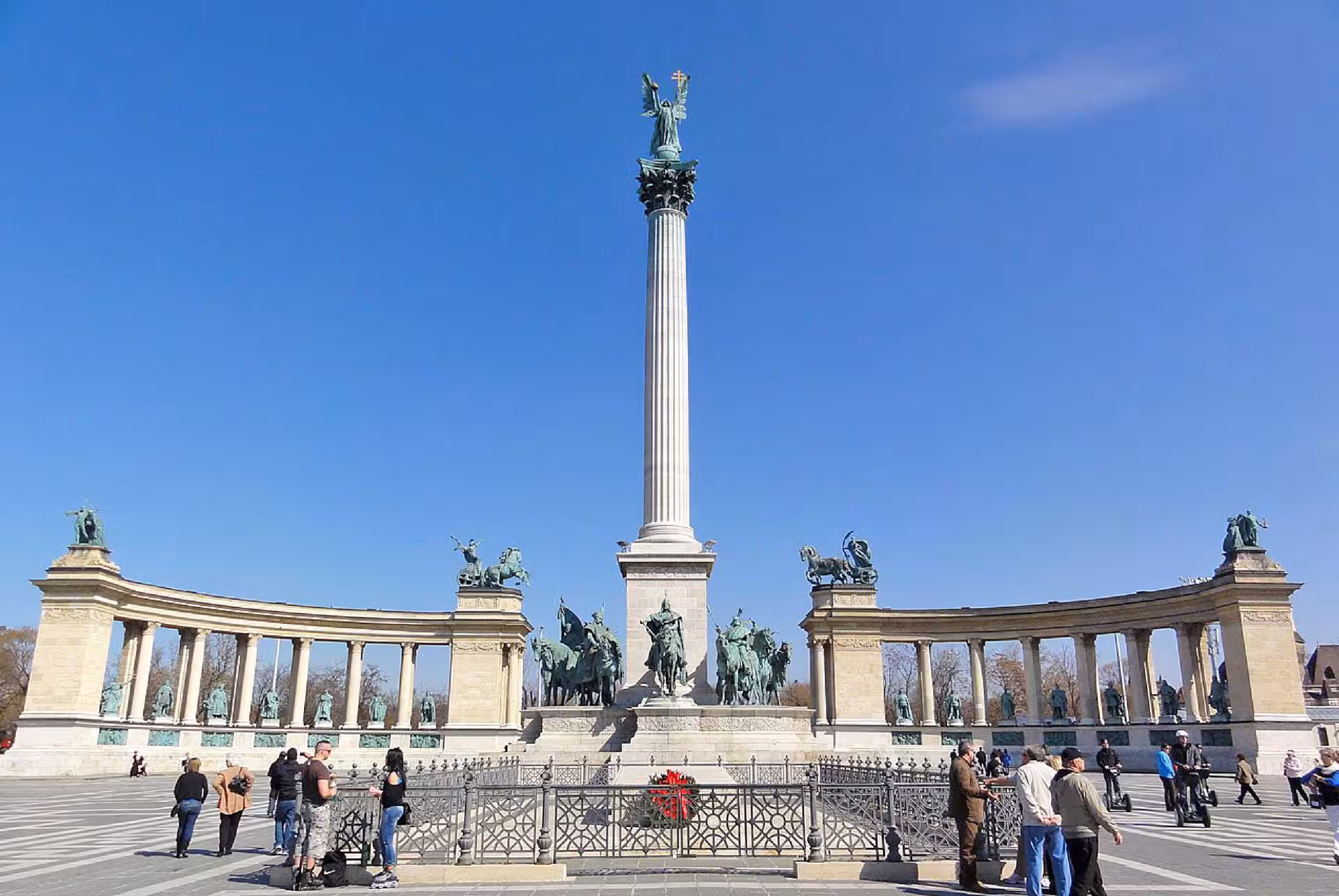 Heroes' Square (Hősök tere): Immerse yourself in Hungary's thousand-year-old history.