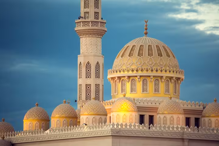 Close-up of Hurghada Grand Mosque dome and minaret, featured on the city guided tour with market stop