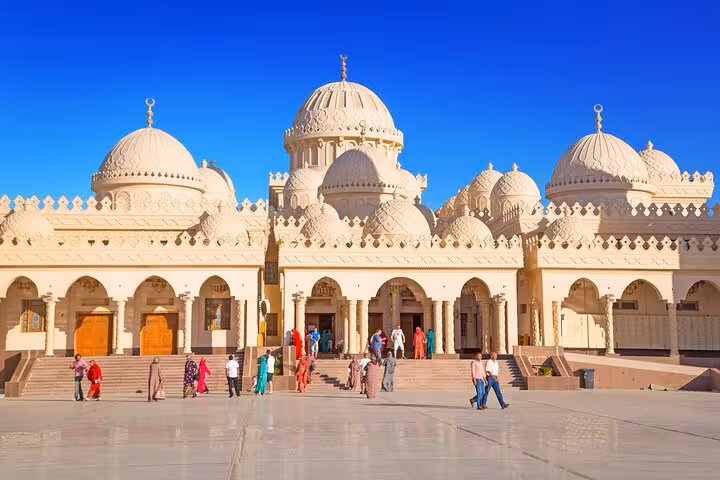 Hurghada city guided tour at El Mina Mosque, a key landmark visit before shopping at the local market