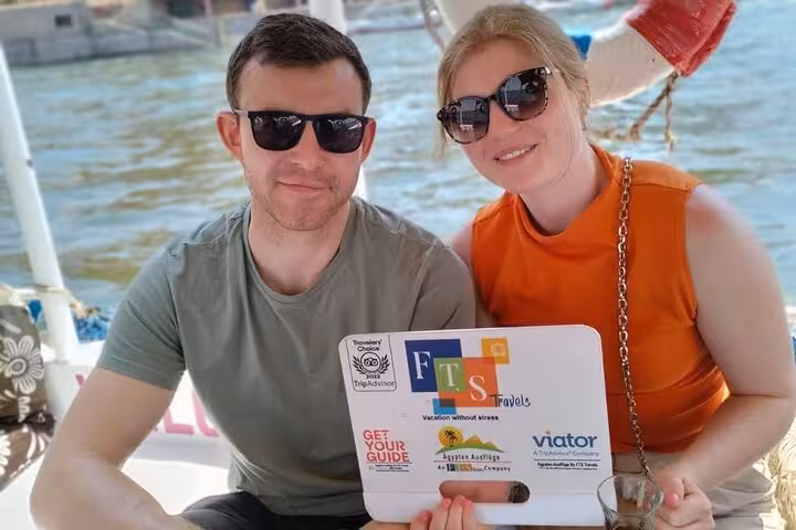 Couple on Nile boat in Luxor during Hurghada day tour to Valley of the Kings and Tutankhamun tomb