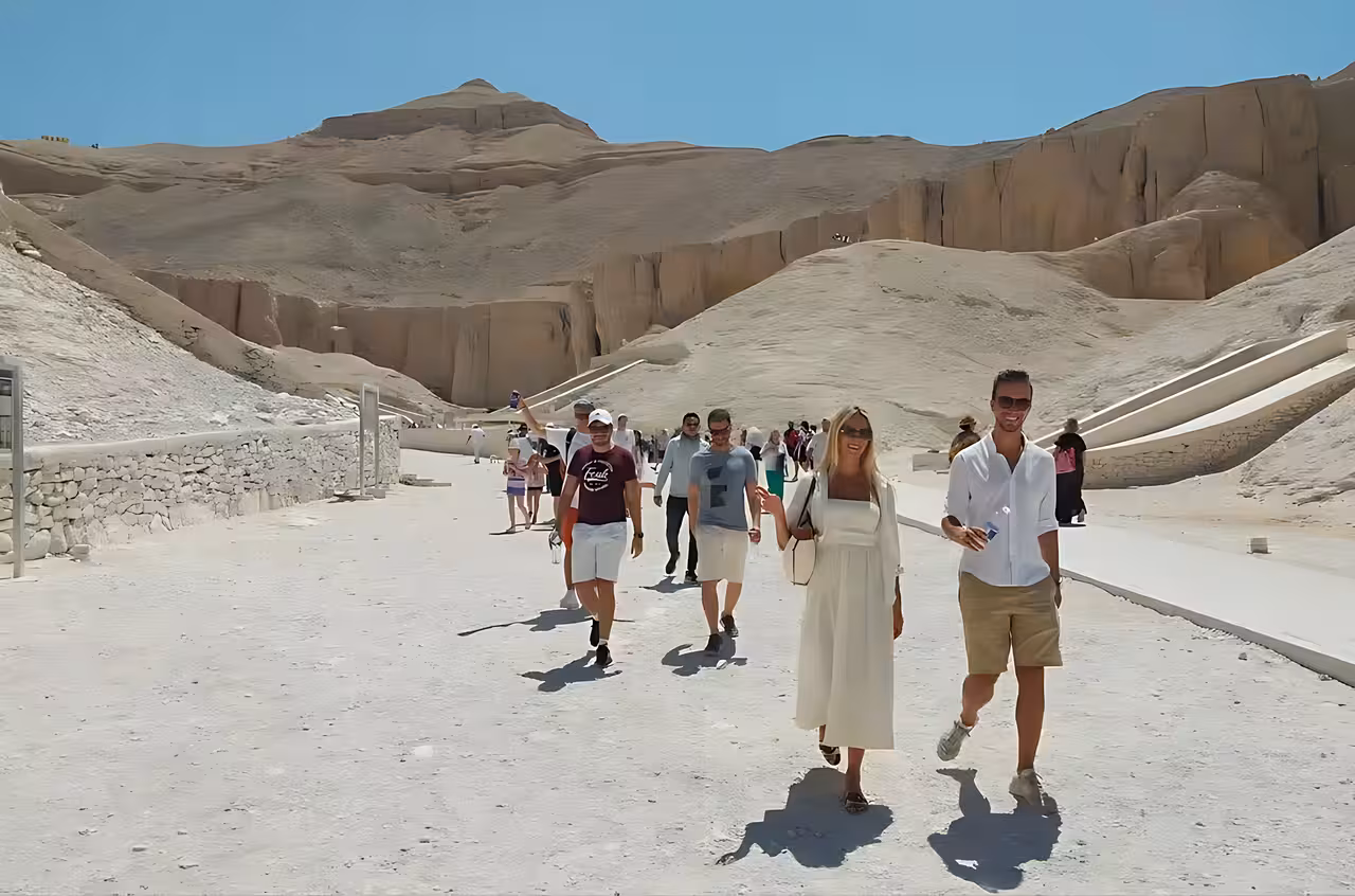 Tourists exploring Luxor Valley of the Kings on Hurghada to Luxor guided tour with Tutankhamun Tomb visit