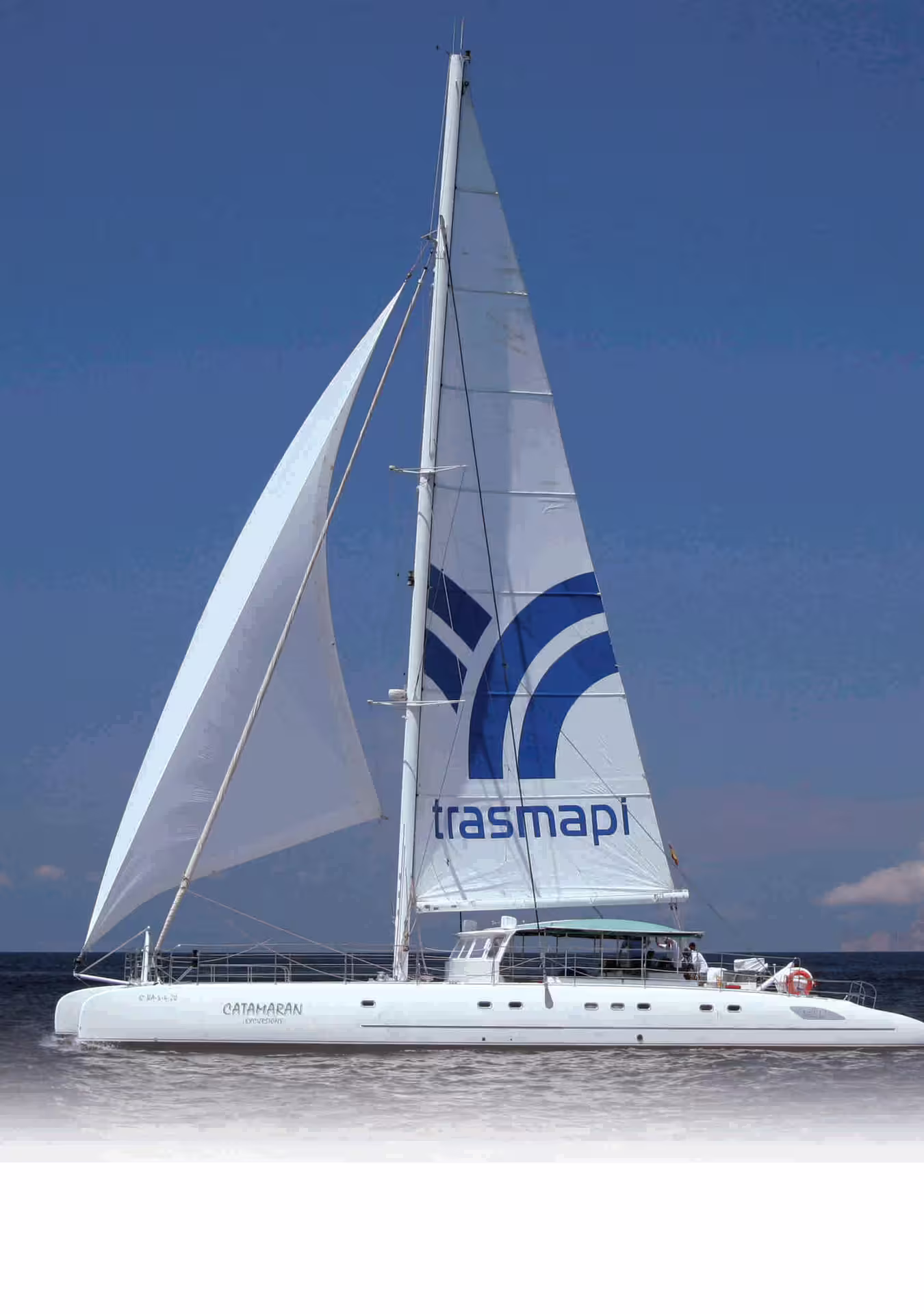 Sailing catamaran from Ibiza to Illetas Formentera, full-day cruise with onboard food and drinks