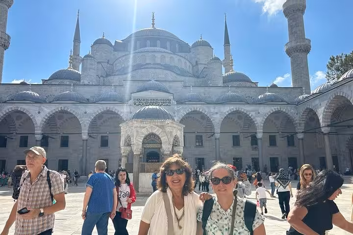 Private Istanbul shore excursion at Blue Mosque courtyard, cruise port pickup and guided city tour