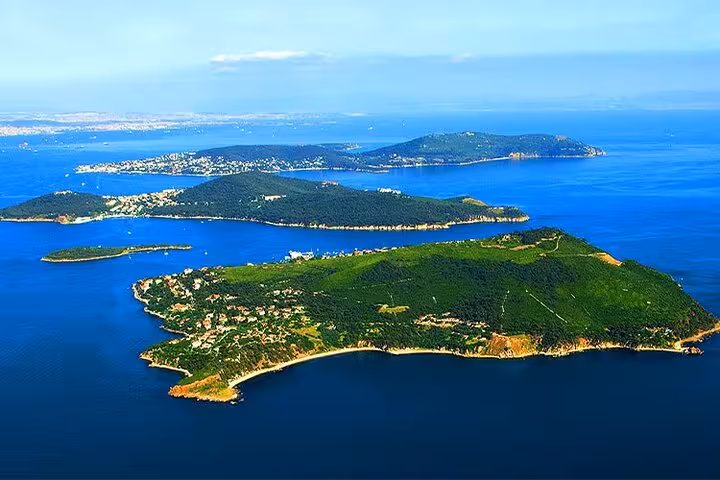 Aerial view of Istanbul Princes Islands, showcasing Büyükada and Heybeliada on a scenic day tour