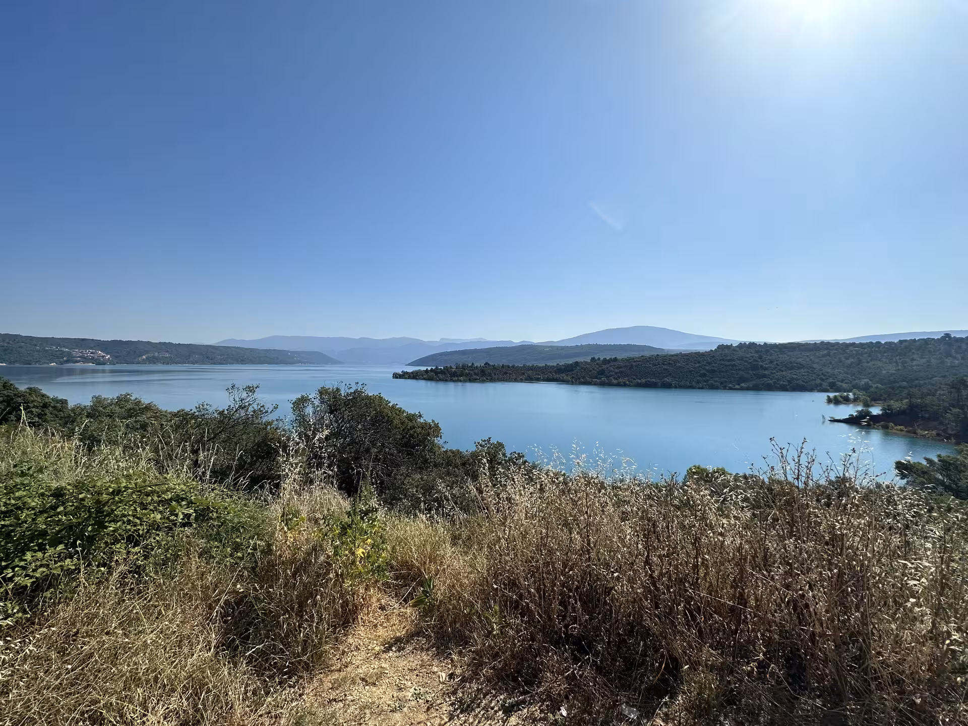 Sunny viewpoint above Lac de Sainte-Croix, Provence, featured on a lavender private day trip itinerary