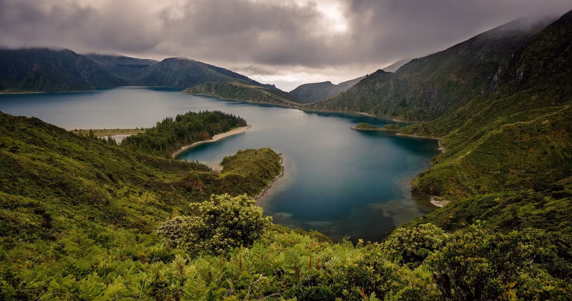 Panoramic view of Lagoa das Furnas crater lake, São Miguel Azores, on a full-day minibus lake tour