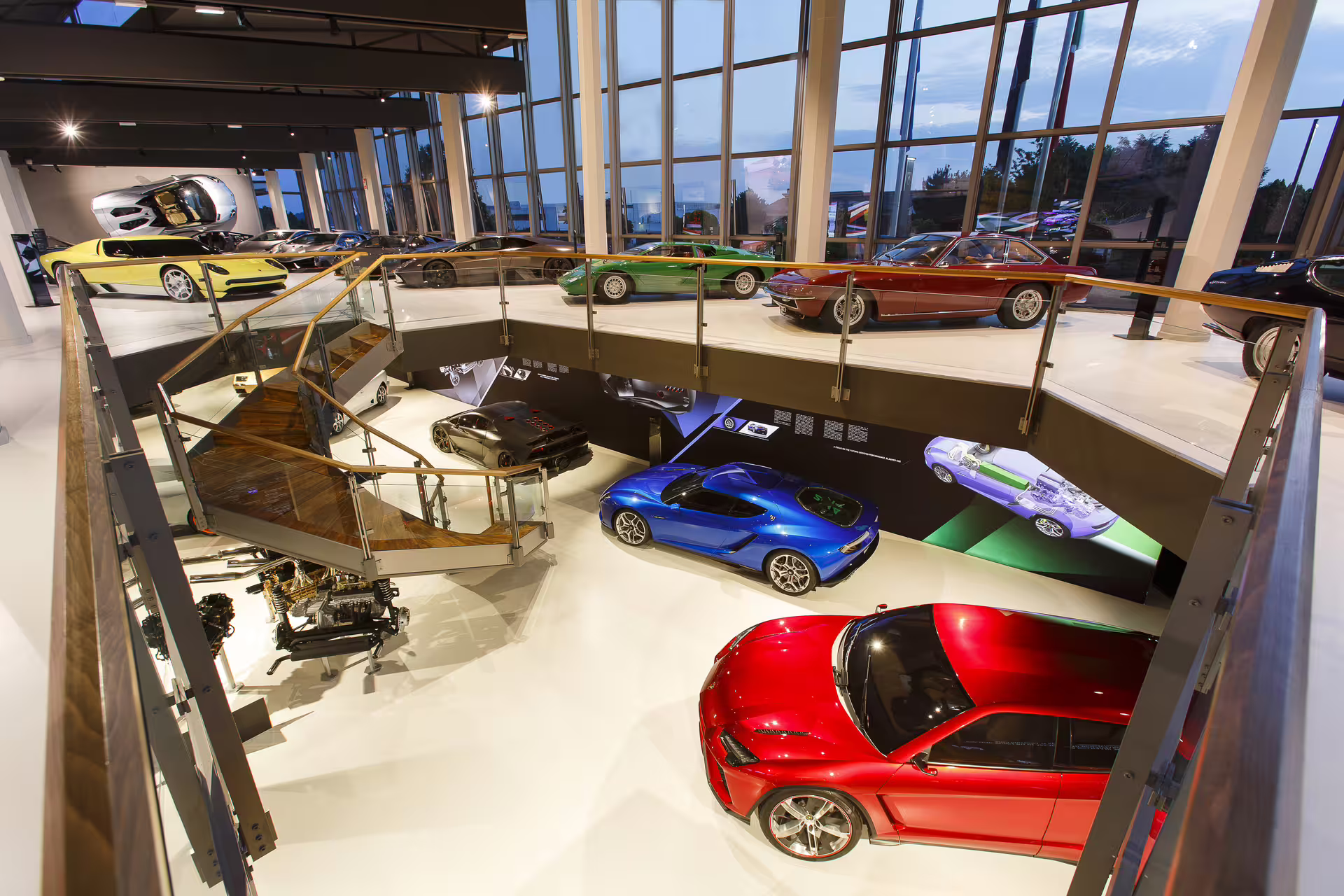 Museo Lamborghini vicino Bologna con supercar e auto storiche in esposizione, biglietto d’ingresso