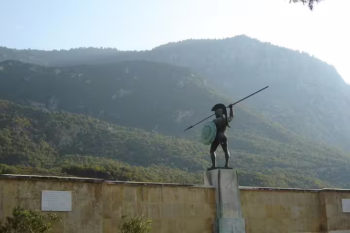 Thermopylae Leonidas monument with mountains backdrop on full-day Meteora and Thermopylae tour with dinner
