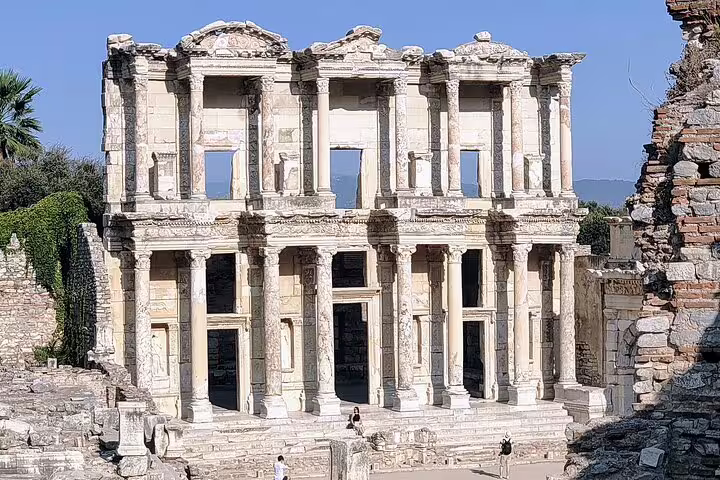 Library of Celsus in Ephesus, a key stop on the 4-day small-group tour from Kusadasi to Istanbul