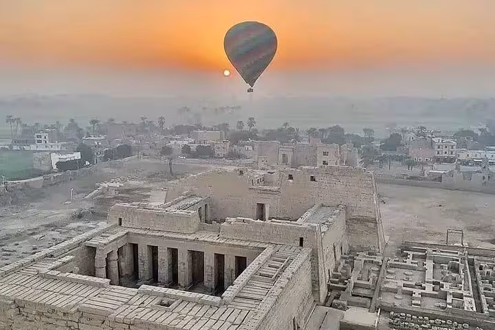 Sunrise hot air balloon over Luxor temples, ideal add-on to Hurghada to Cairo and Luxor 2-day flight tour