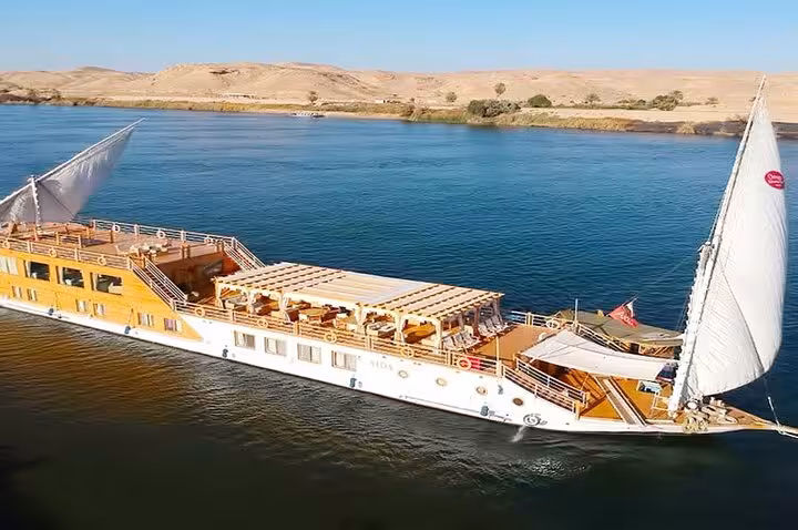 Private luxury deluxe dahabiya sailing on the Nile near Aswan, 5-day 4-night cruise with Abu Simbel and hot air balloon