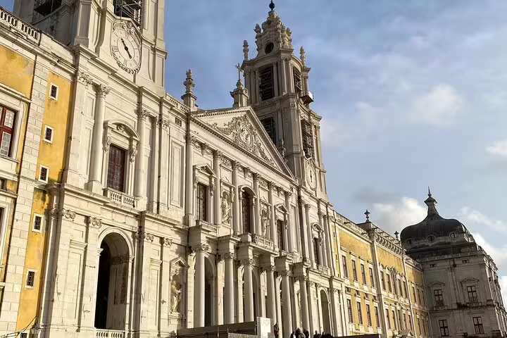 Majestic Mafra National Palace showcasing its grand Baroque architecture, a must-visit on the Sintra to Mafra tour.