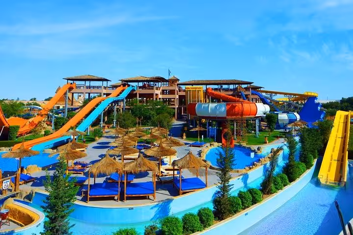 Panoramic view of Makadi Water World aqua park slides and pools on a day tour from Hurghada, Safaga and El Gouna