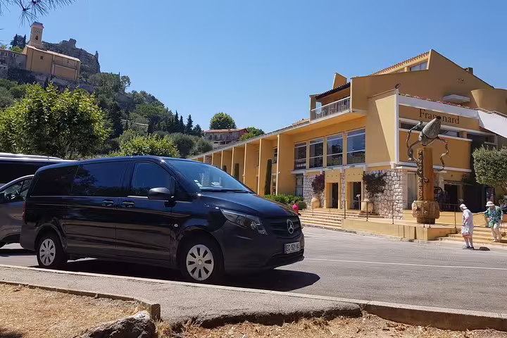 Black Mercedes van airport transfer from Marseille to La Grande Motte, Grau du Roi and Aigues-Mortes hotels