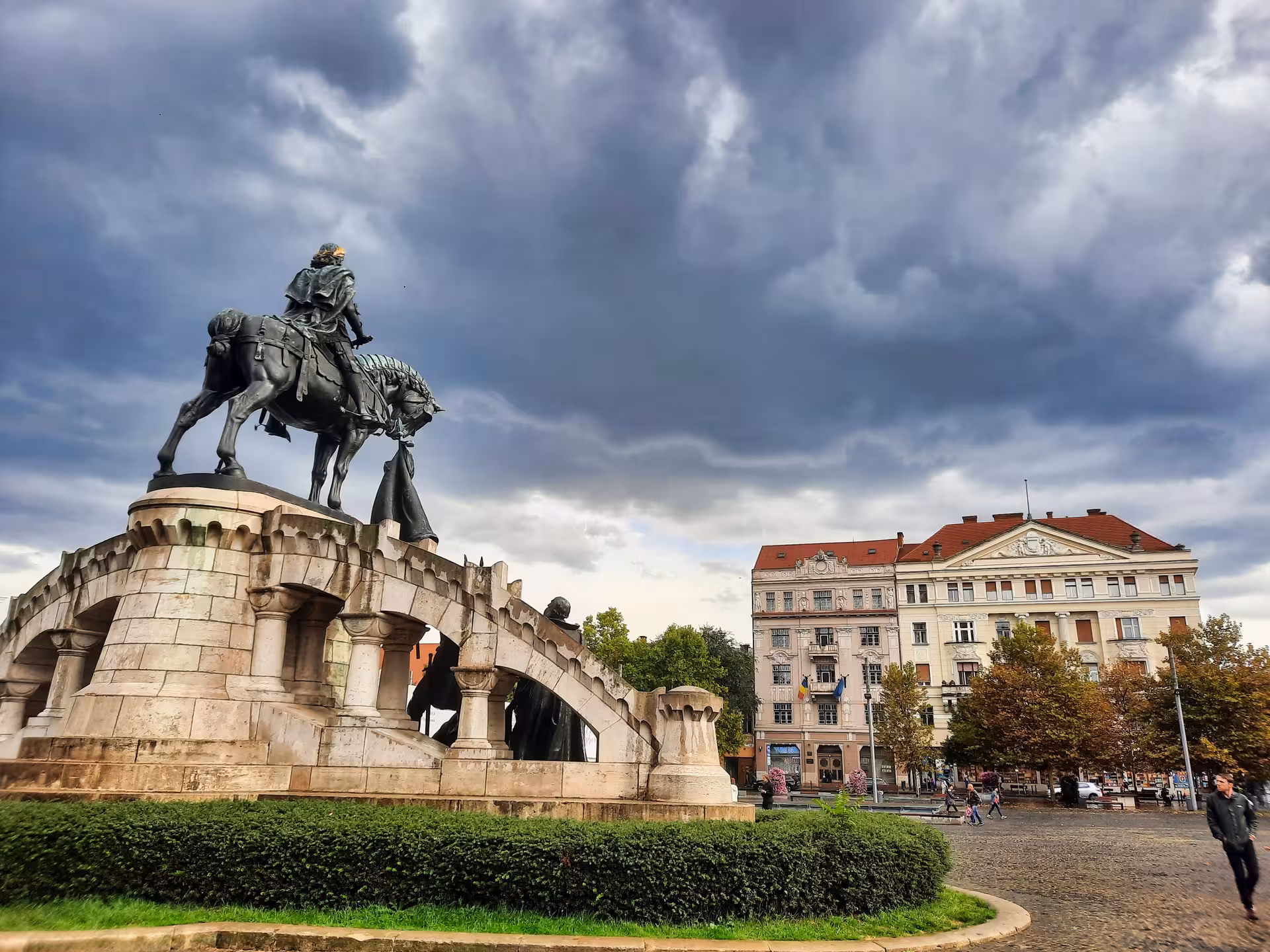 Iconic equestrian statue of Mathias Rex in Cluj Napoca main square on a Cluj history walking tour