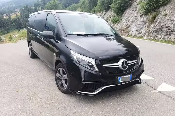 Black Mercedes-Benz V-Class luxury van for private transfer from Oslo Airport to Trysil Ski Resort Norway