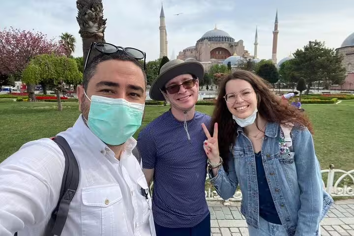 Private Mercedes van transfer for Istanbul old city tour, convenient transport to Topkapi Palace, Hagia Sophia and Blue Mosque