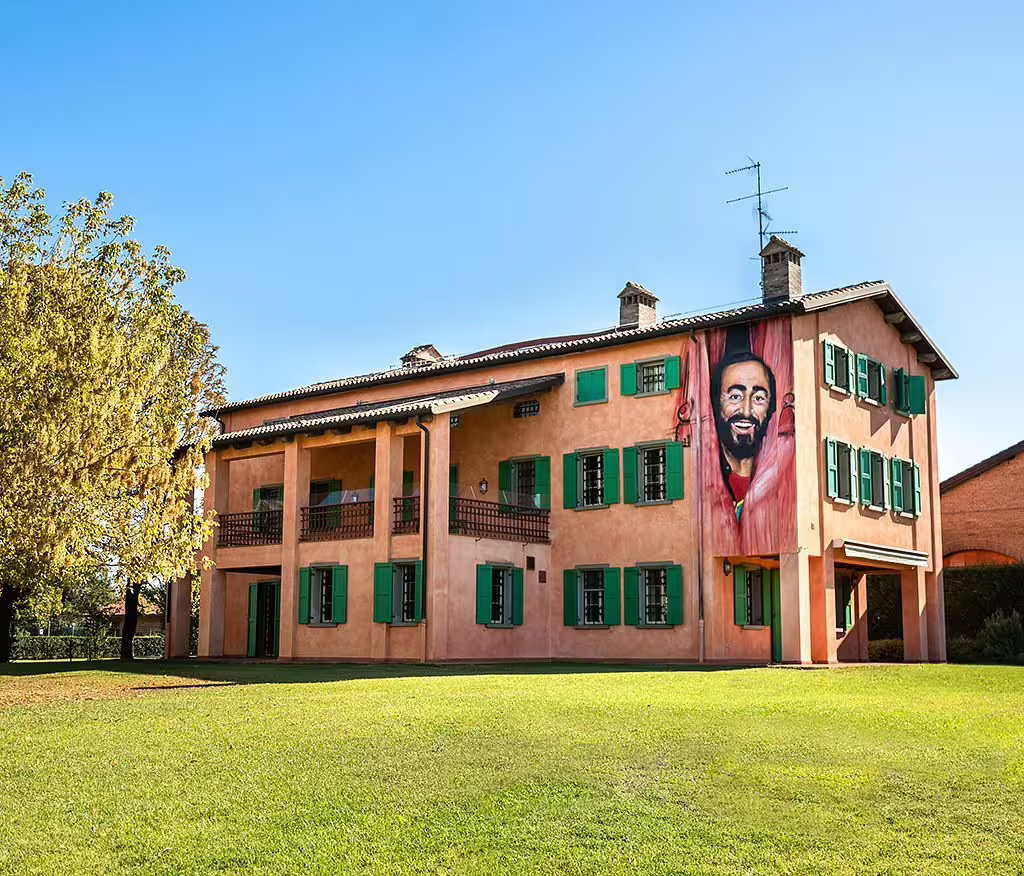 Casa Museo Luciano Pavarotti in Modena countryside, included in combo tour with Ferrari Museums Maranello