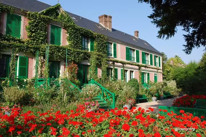 Claude Monet’s house and gardens in Giverny, highlight of a private Giverny and Auvers-sur-Oise tour