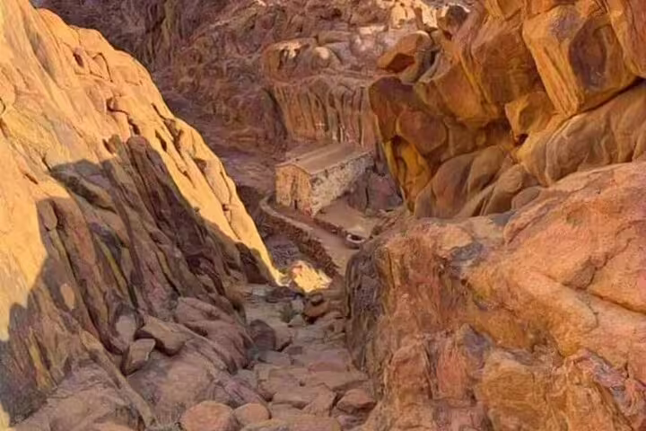 Rocky Sinai canyon trail on Mount Sinai climb tour from Sharm El Sheikh to St Catherine Monastery