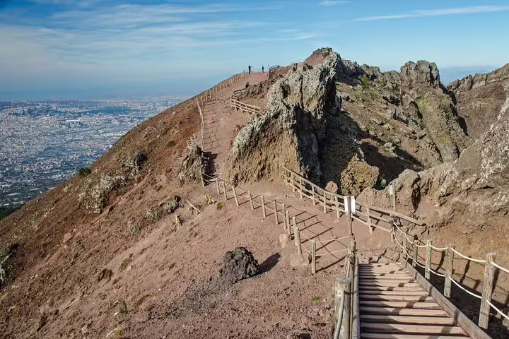 Hiking trail on Mount Vesuvius crater rim with Naples views, private tour from Naples to Vesuvius and Pompeii