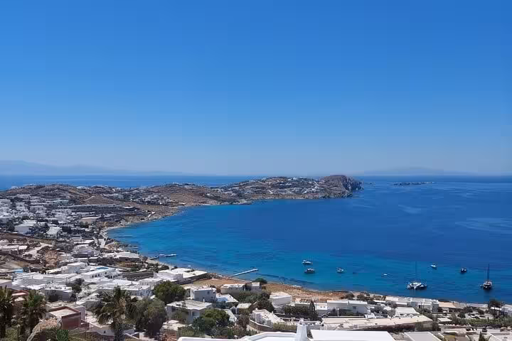 Panoramic view of Mykonos bay and whitewashed villages on a private Mykonos highlights island tour
