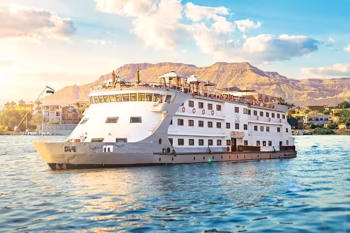 Luxury Nile cruise ship sailing from Aswan to Luxor, 4-day itinerary with Abu Simbel tour and balloon