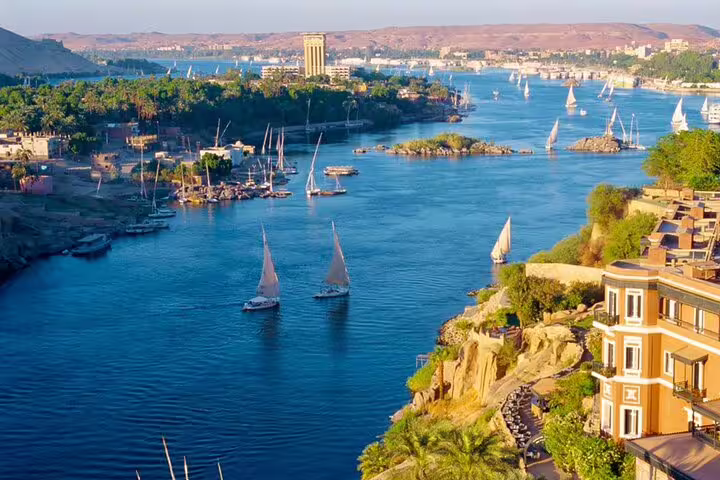 Scenic Nile River cruise view in Cairo, a highlight on the Pyramids of Giza day tour by bus from Hurghada