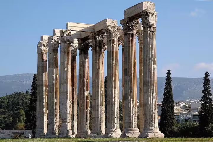 Ancient Temple of Olympian Zeus columns in Athens, highlight stop on private Delphi to Athens transfer
