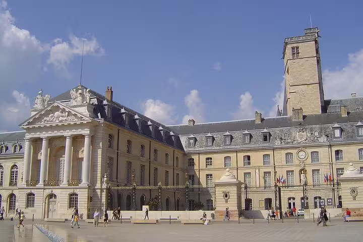 Palais des Ducs de Bourgogne in Dijon, key stop on the self-guided e-scavenger hunt city tour