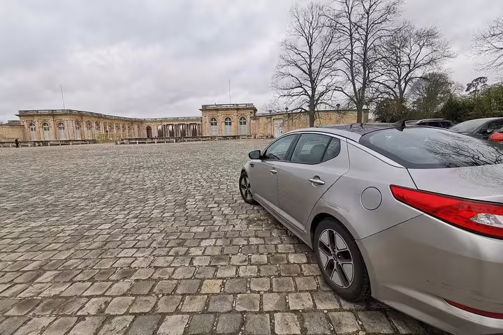 Private guided day tour from Paris with chauffeured car pickup, ideal for Mont St-Michel visit