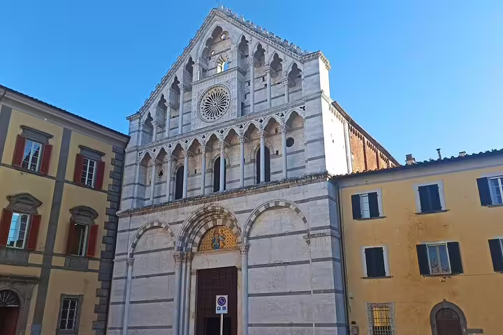 Historic marble church façade in central Pisa visited on private Pisa and Chianti day trip with wine tasting