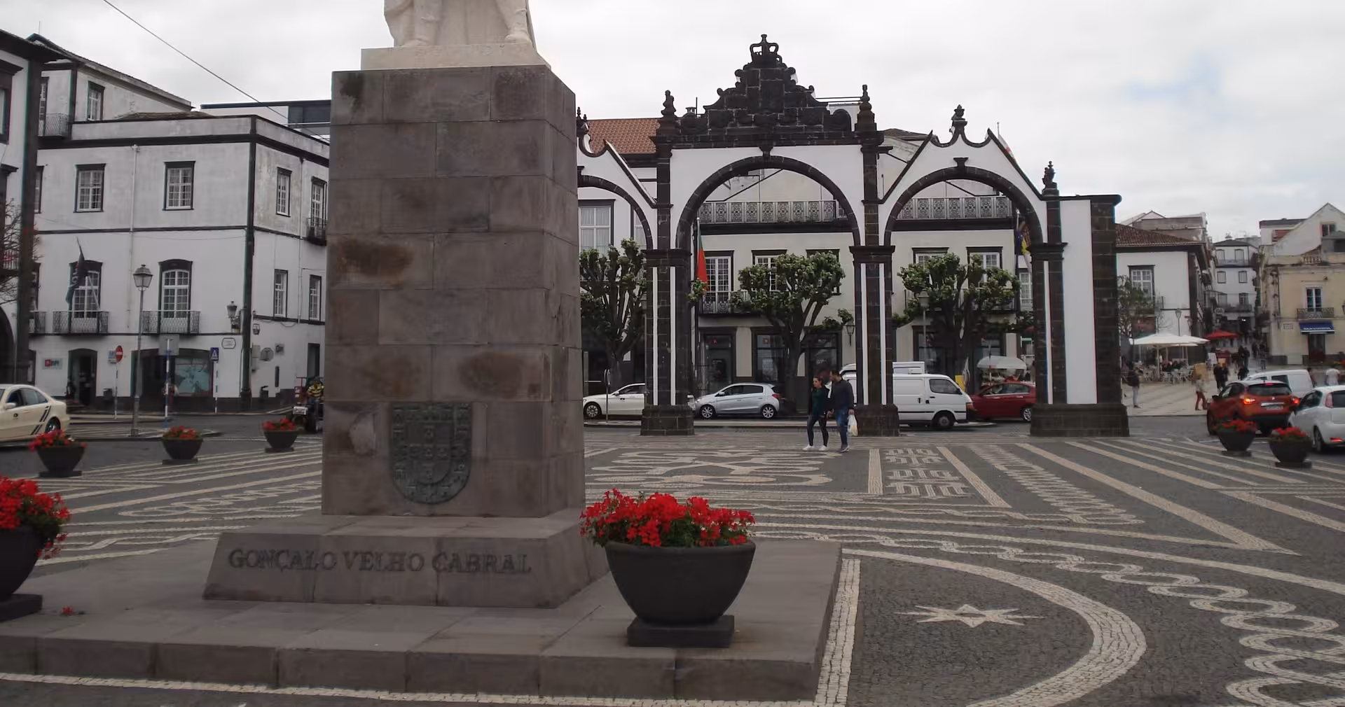 Ponta Delgada city square with black basalt arches and mosaic pavement, highlight of a 4-day Azores tour