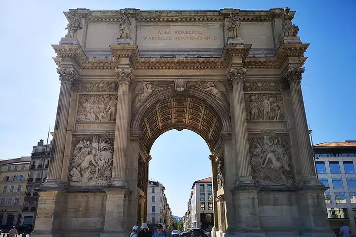 Porte d’Aix triumphal arch in Marseille, highlight stop on private full-day shore excursion city tour