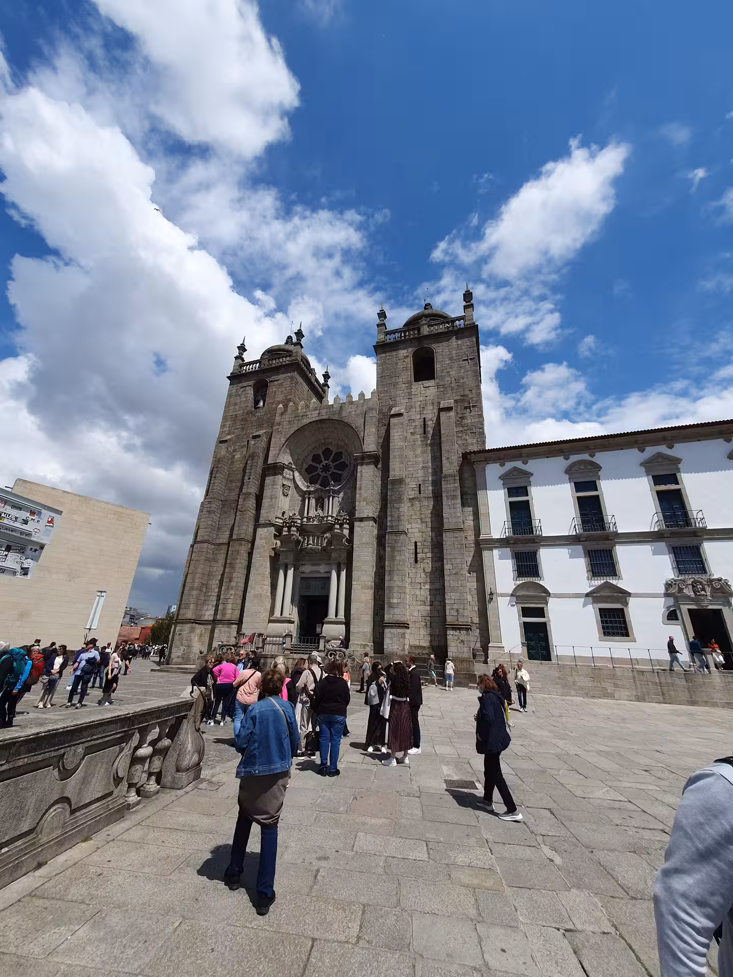 Discover the majestic Porto Cathedral, a stunning Romanesque structure with historical significance and architectural beauty.