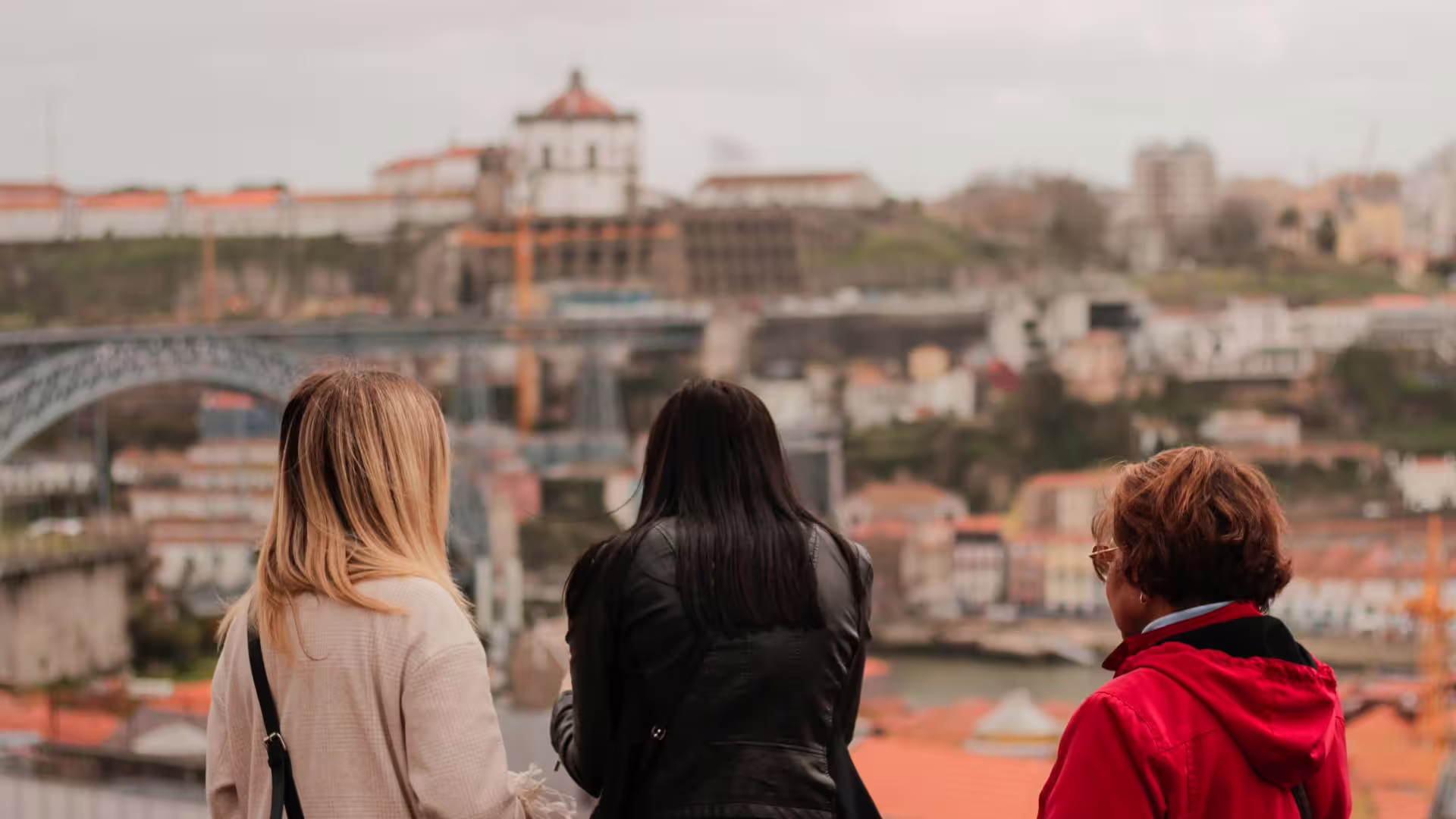 Image of the stunning view at Porto's most beautiful viewpoint, part of Cooltour Oporto's Porto Food Tour