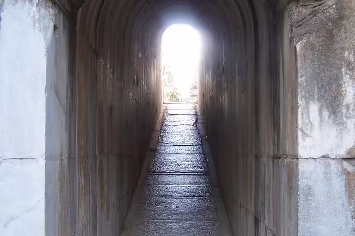 Temple passage 