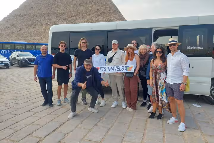 Private Cairo tour group by a minibus at Giza Pyramids, 4-day guided trip with comfortable transfers and photos