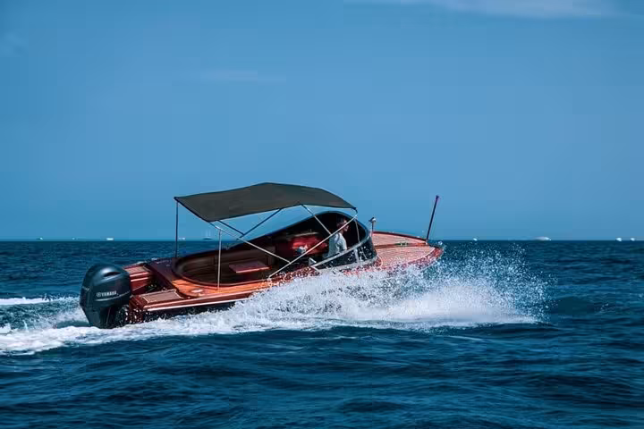Luxury private speedboat tour in Sharm El Sheikh, 2-hour Red Sea ride with convenient hotel pickup and drop-off