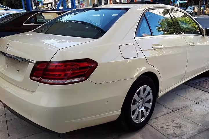 Executive sedan for private transfer from Igoumenitsa to Athens with door-to-door pickup and drop-off