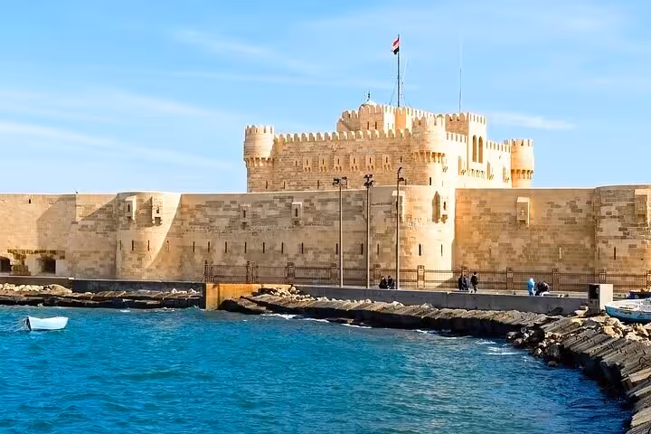 Seaside view of Qaitbay Citadel on Alexandria Corniche, highlight of Cairo to Alexandria guided day trip