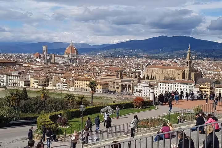 Florence skyline with Duomo view, ideal stop on private Rome to Florence transfer with scenic Tuscany arrival