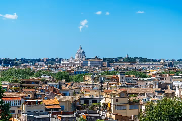 Panoramic Rome skyline with St. Peter’s Basilica, ideal for a walking tour with hosted Vatican access