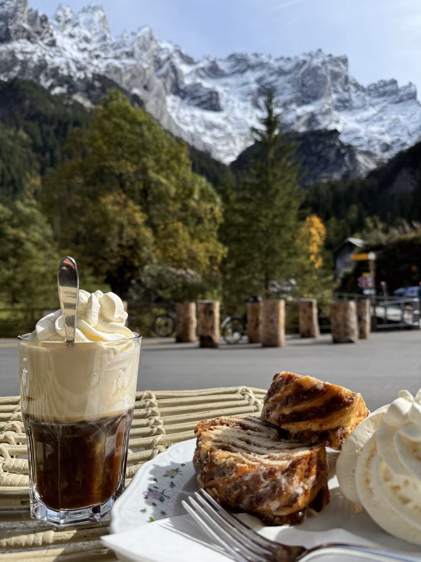 Coffee and Swiss pastry stop with glacier views on a Private Rosenlaui Valley e-bike tour from Meiringen