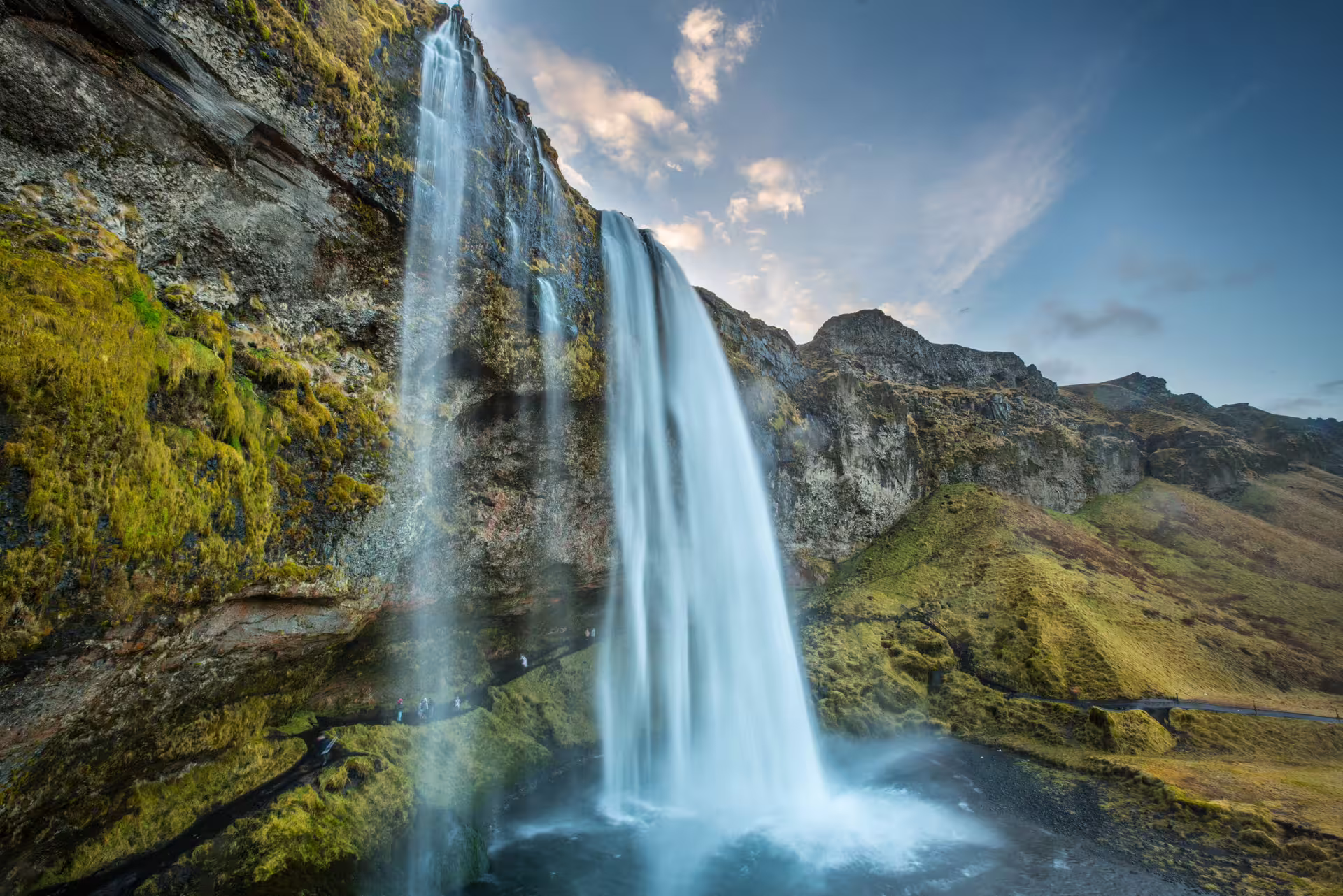 Seljalandsfoss waterfall