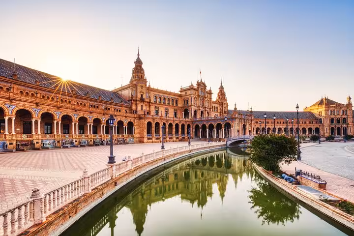 GPS audioguide app: Stroll along the Guadalquivir at your own pace.