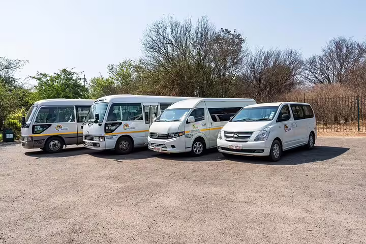 Fleet of private vans ready for Sharm El Sheikh Airport transfer service with door-to-hotel pickup