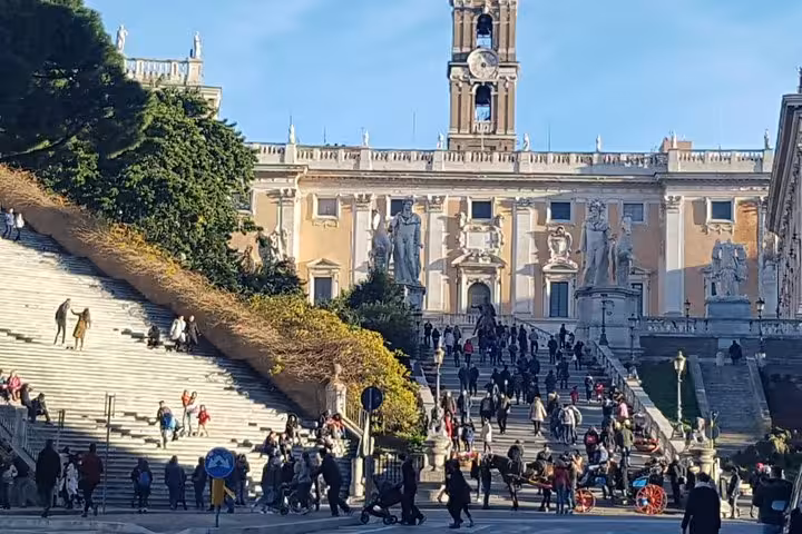 Spanish Steps in Rome with crowds, start of 6-day private tour to Amalfi Coast, Positano, Sorrento and Capri